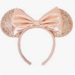 Minnie Mouse rose gold ears